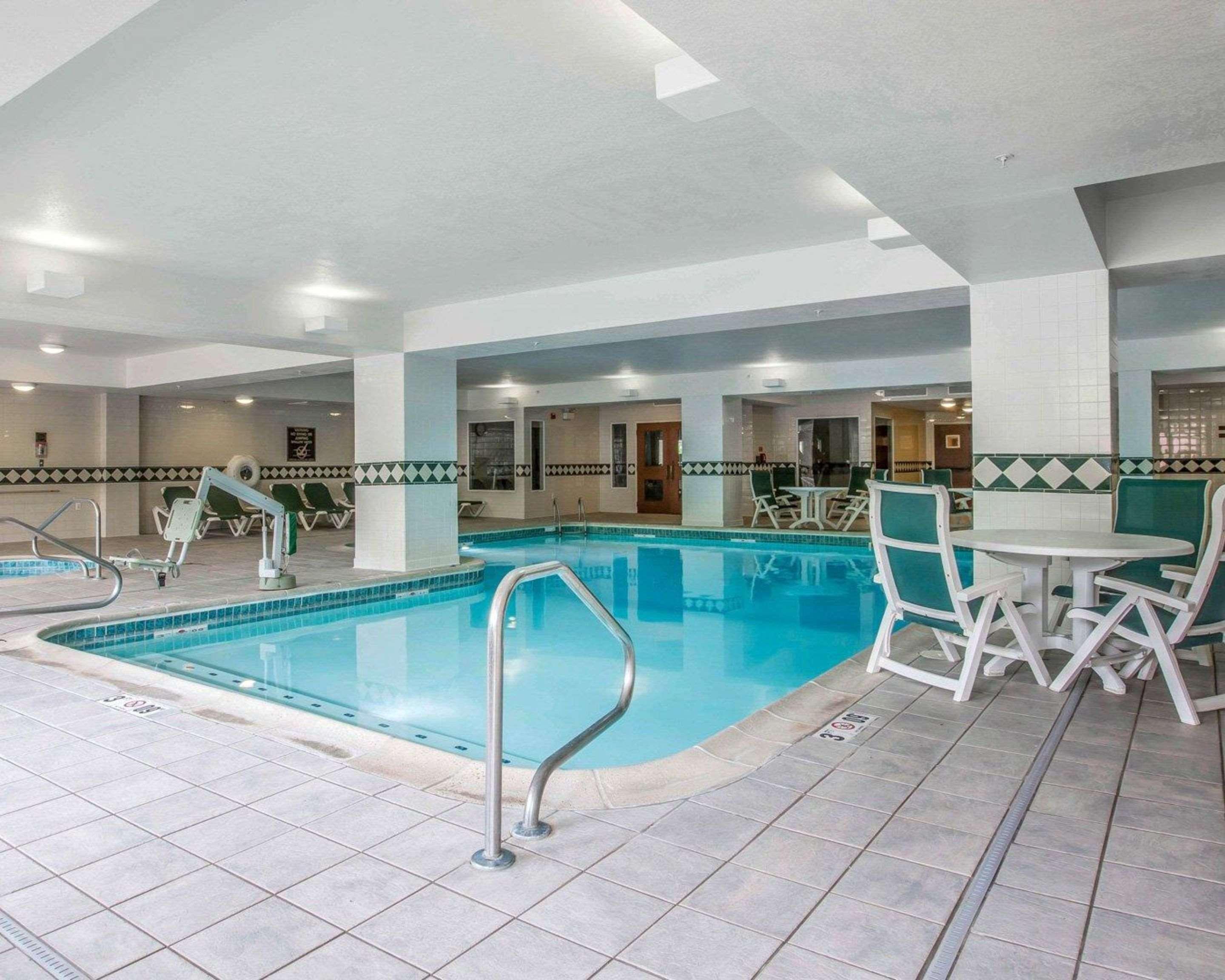 Comfort Inn & Suites Near Burke Mountain Saint Johnsbury Exterior photo
