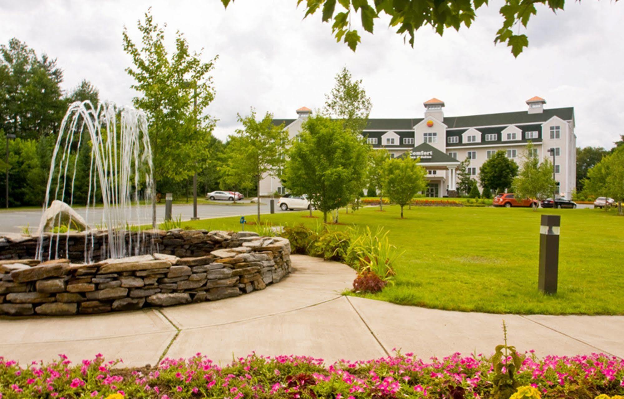 Comfort Inn & Suites Near Burke Mountain Saint Johnsbury Exterior photo