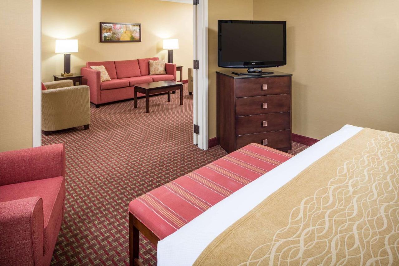 Comfort Inn & Suites Near Burke Mountain Saint Johnsbury Exterior photo